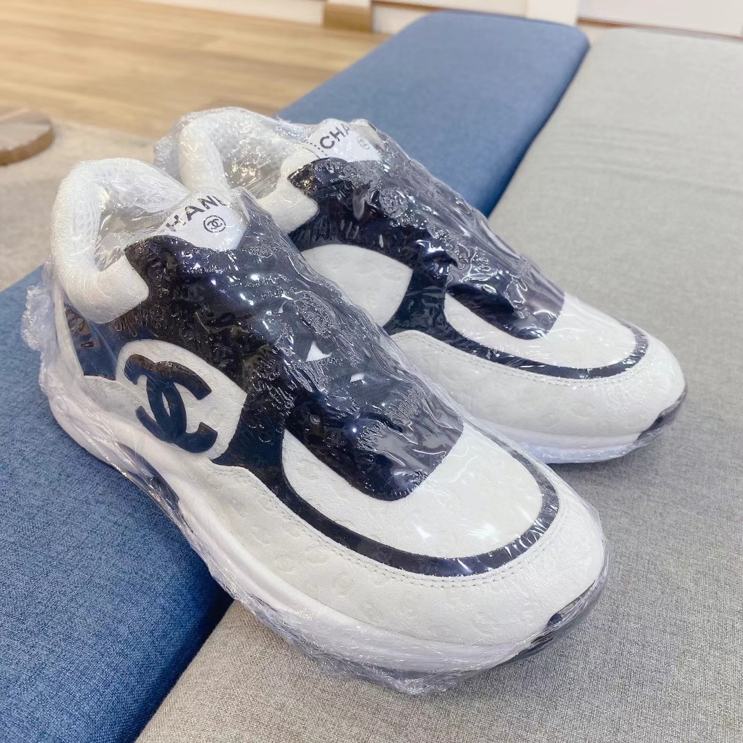 Chanel 22A best-selling black and white panda sneakers size 3663440396727939112
