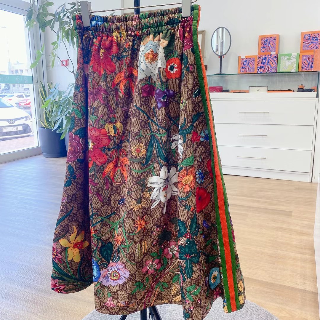 Gucci floral skirt with elastic waistband design, size S63440394457987111