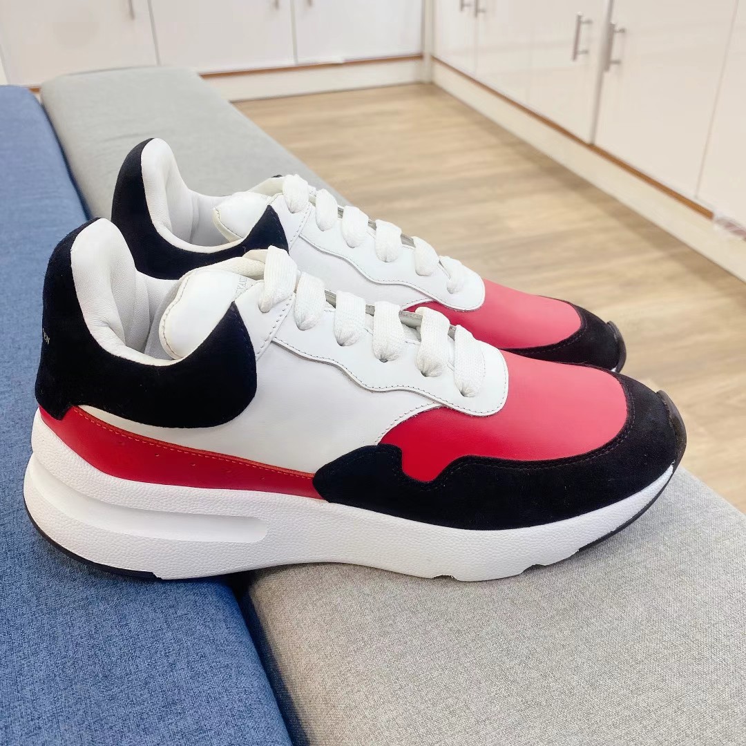 McQueen Women's Sneaker Size 37.5 Special Price: 1000 AED63440392648451111