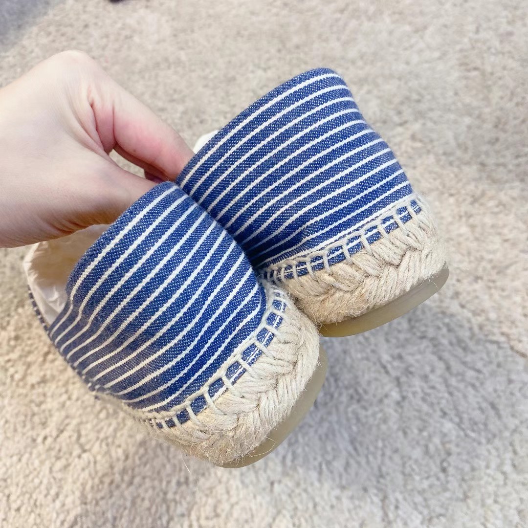 Chanel fishing shoes size 4063440391213443112