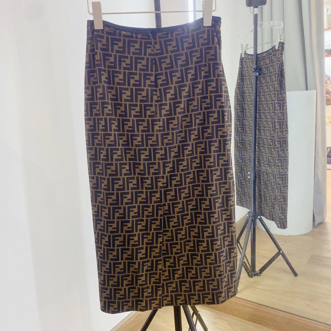 Fendi classic monogram skirt size 4063440390894466111