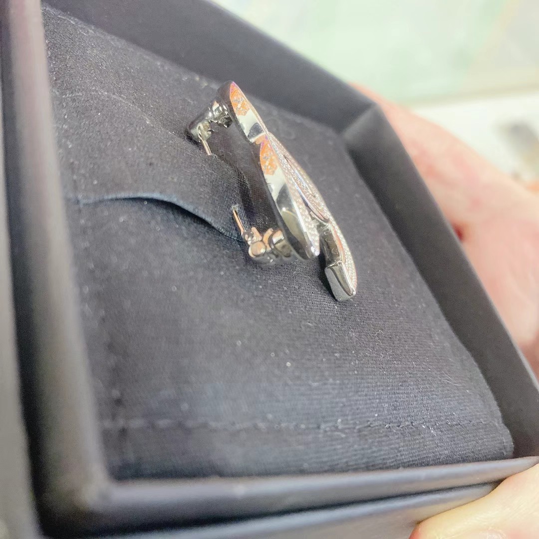Chanel Double C Brooch63440389928577111