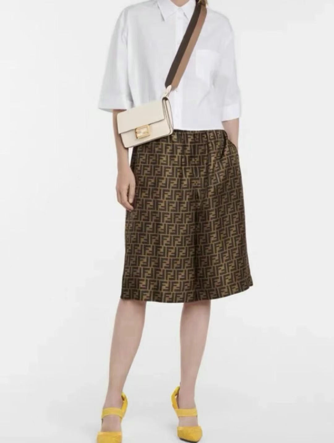 Fendi full logo shorts and pants, size 36XS63440374542465112