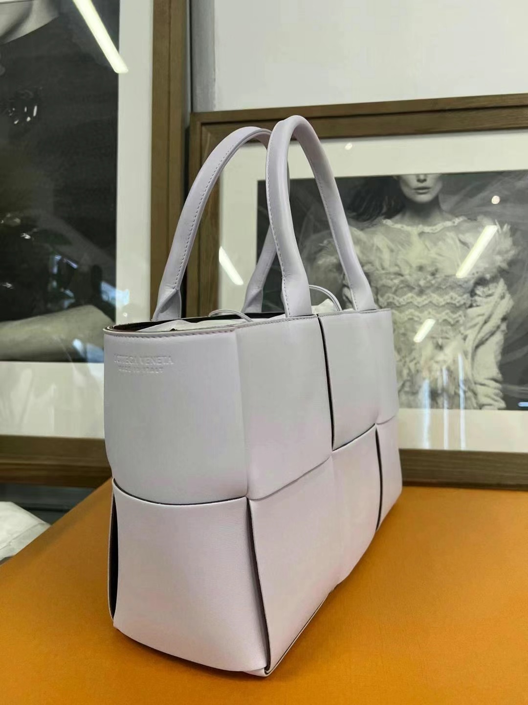 BV Arco tote small, two-tone color63440372448513111