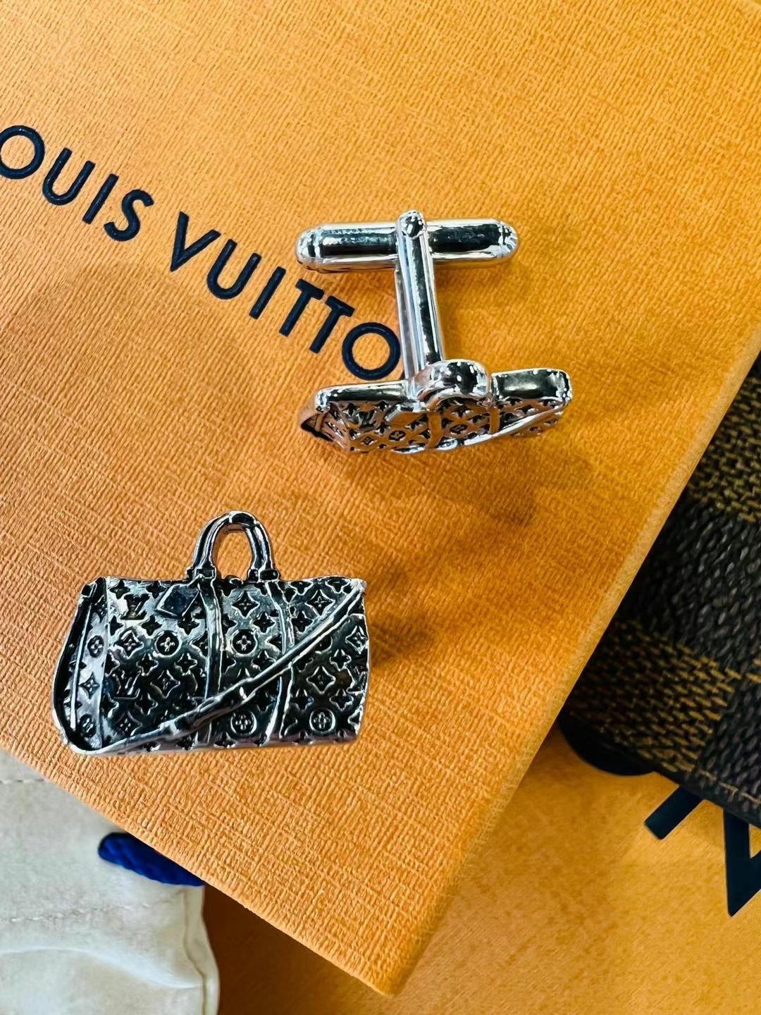 LV 袖扣63440371174401111