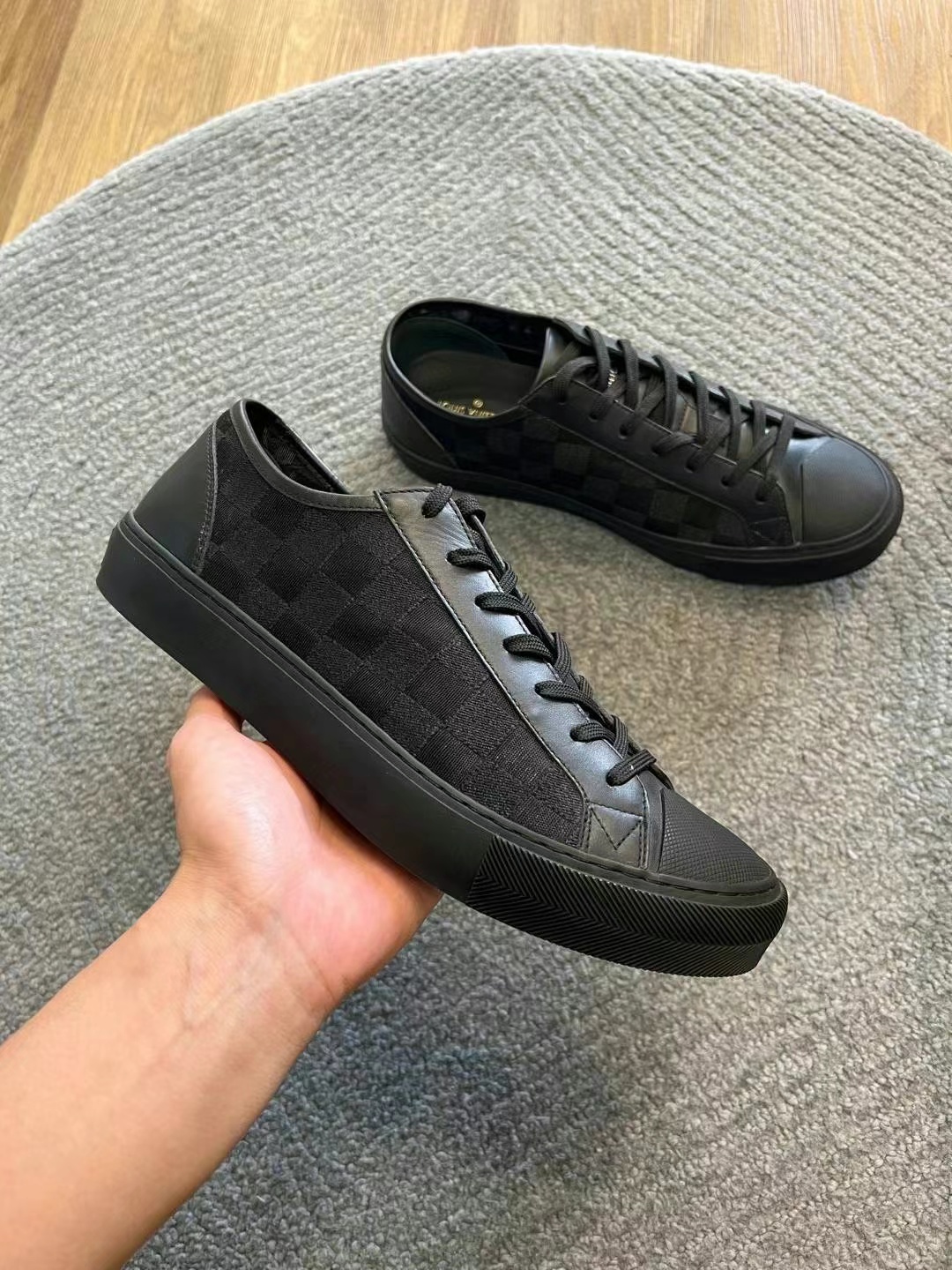 LV black checkerboard pattern size 4163440364385921111