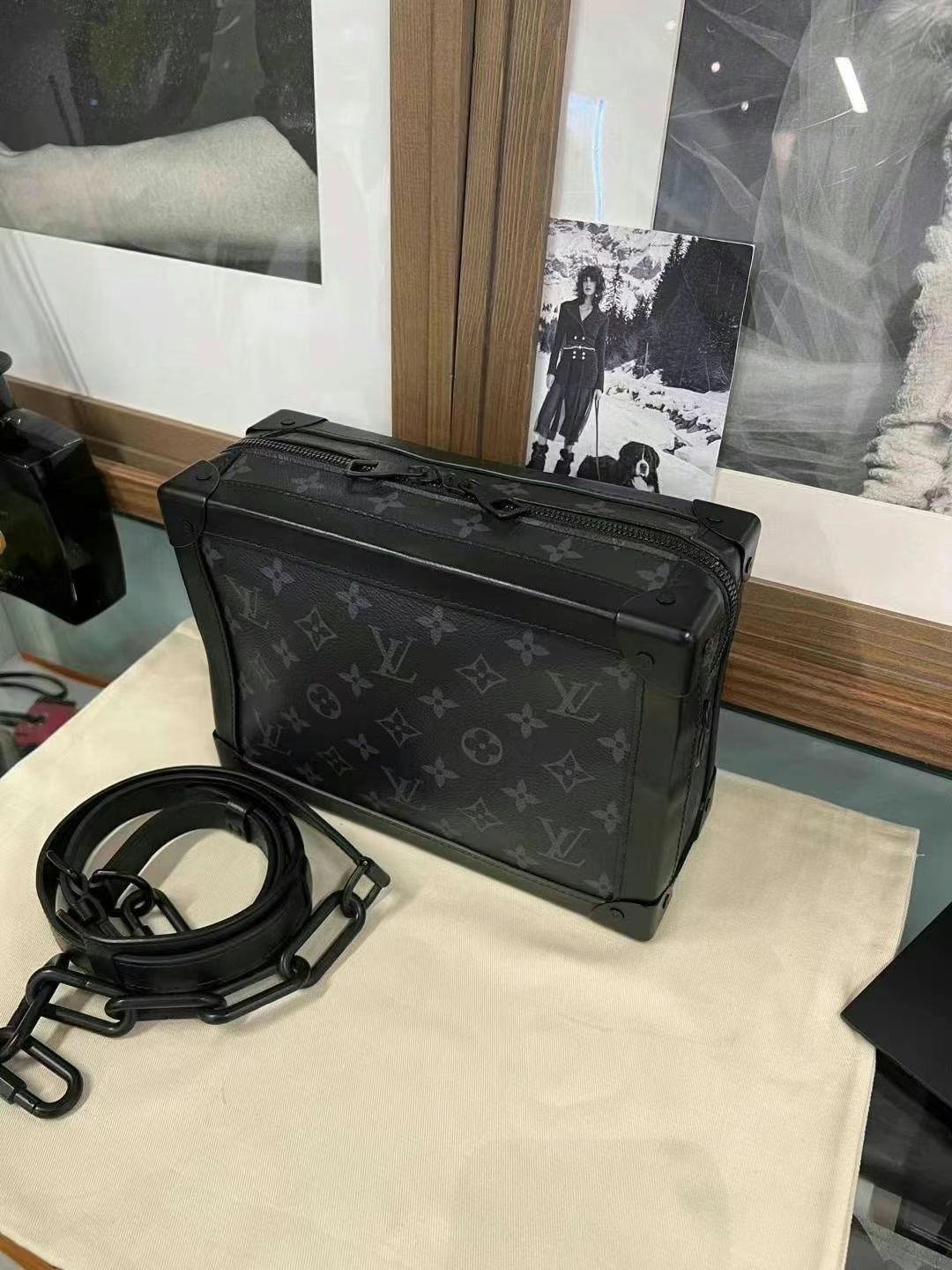 Used 98% new LV large soft trunk box63440363571457111