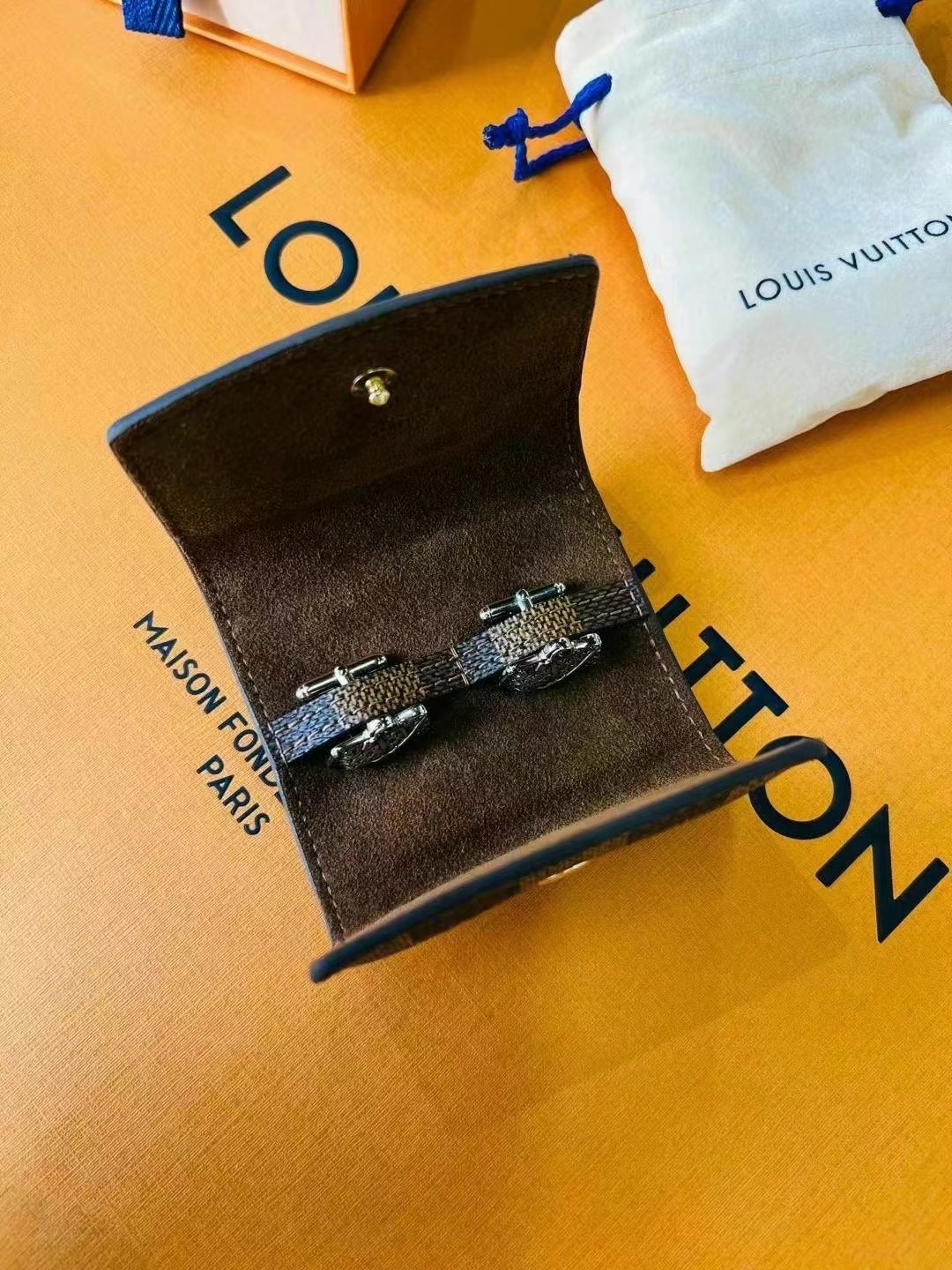 LV 袖扣63440353234691111