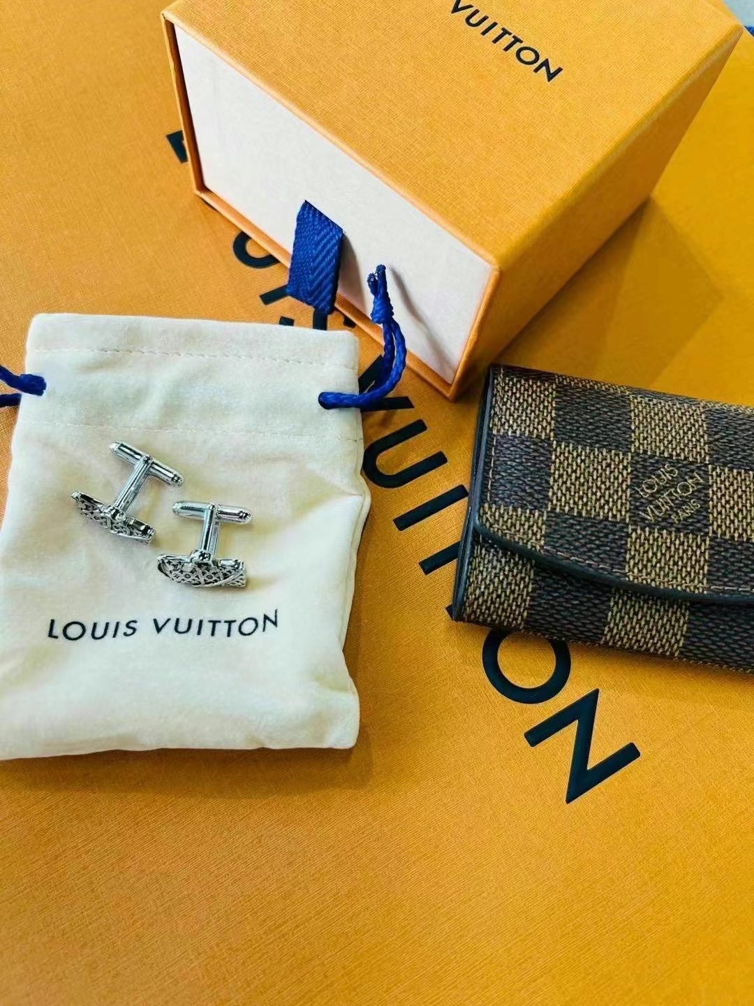 LV 袖扣63440353234691112