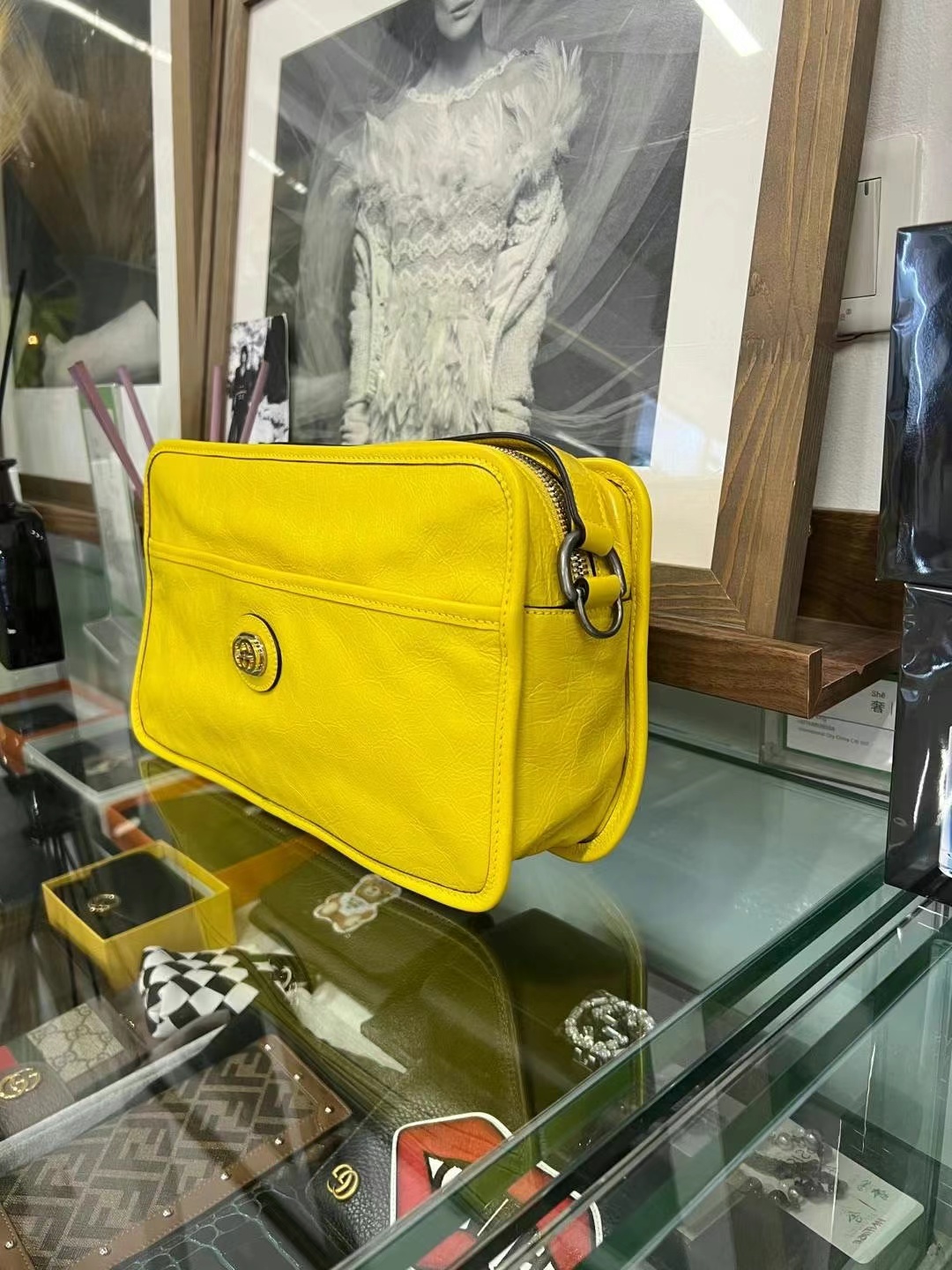 سعر الشراء الداخلي لـ Gucci حقيبة يد وحقيبة كتف جذابة للجنسين63440352761346112