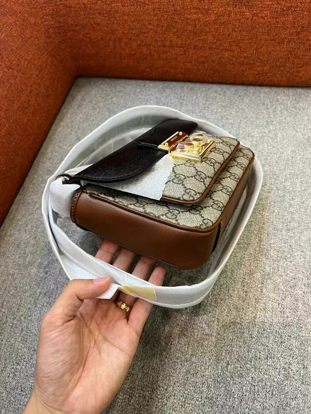 Gucci  Padlock 斜挎包63440351751554111