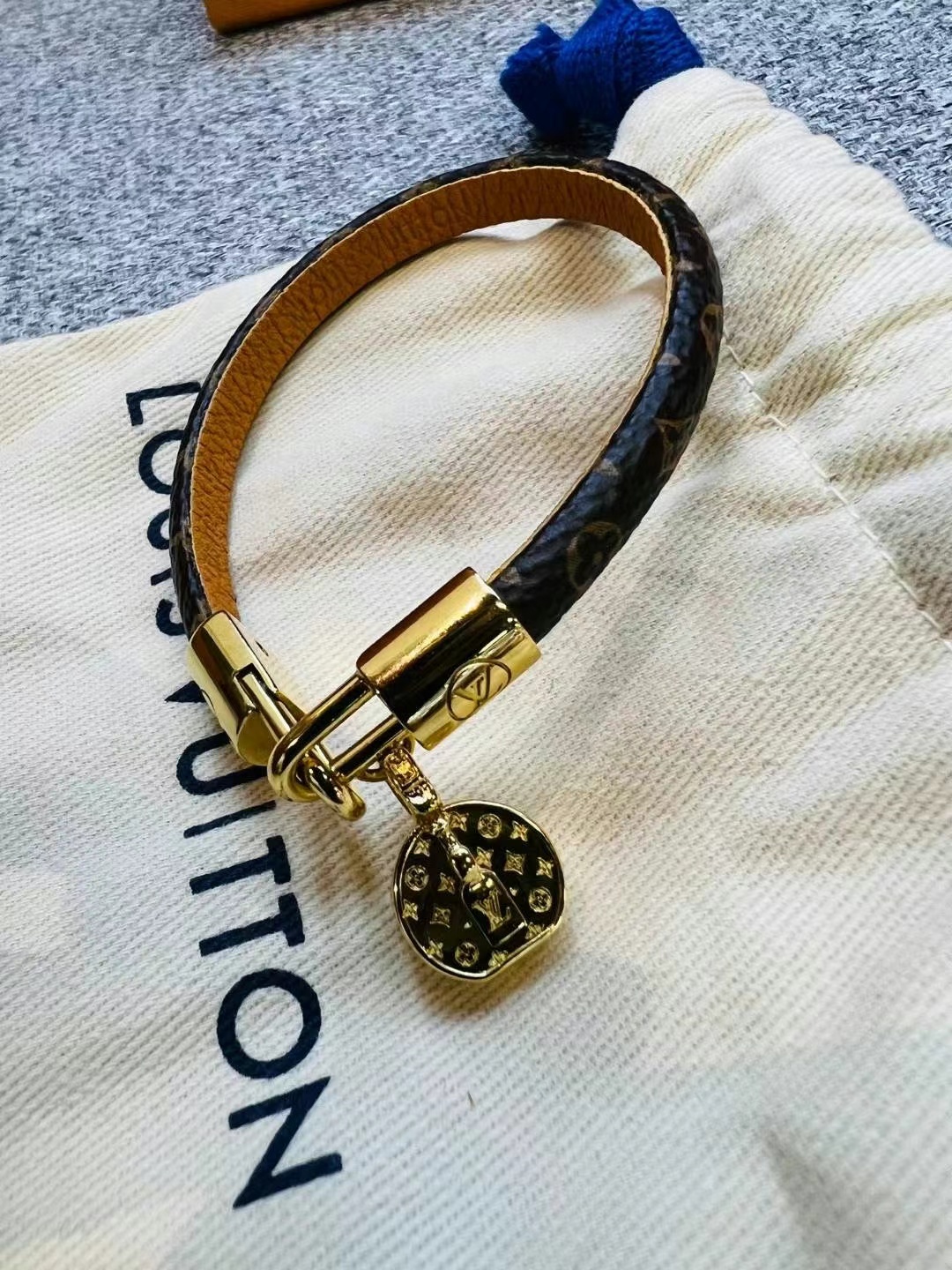 LV 手链63440345201153111
