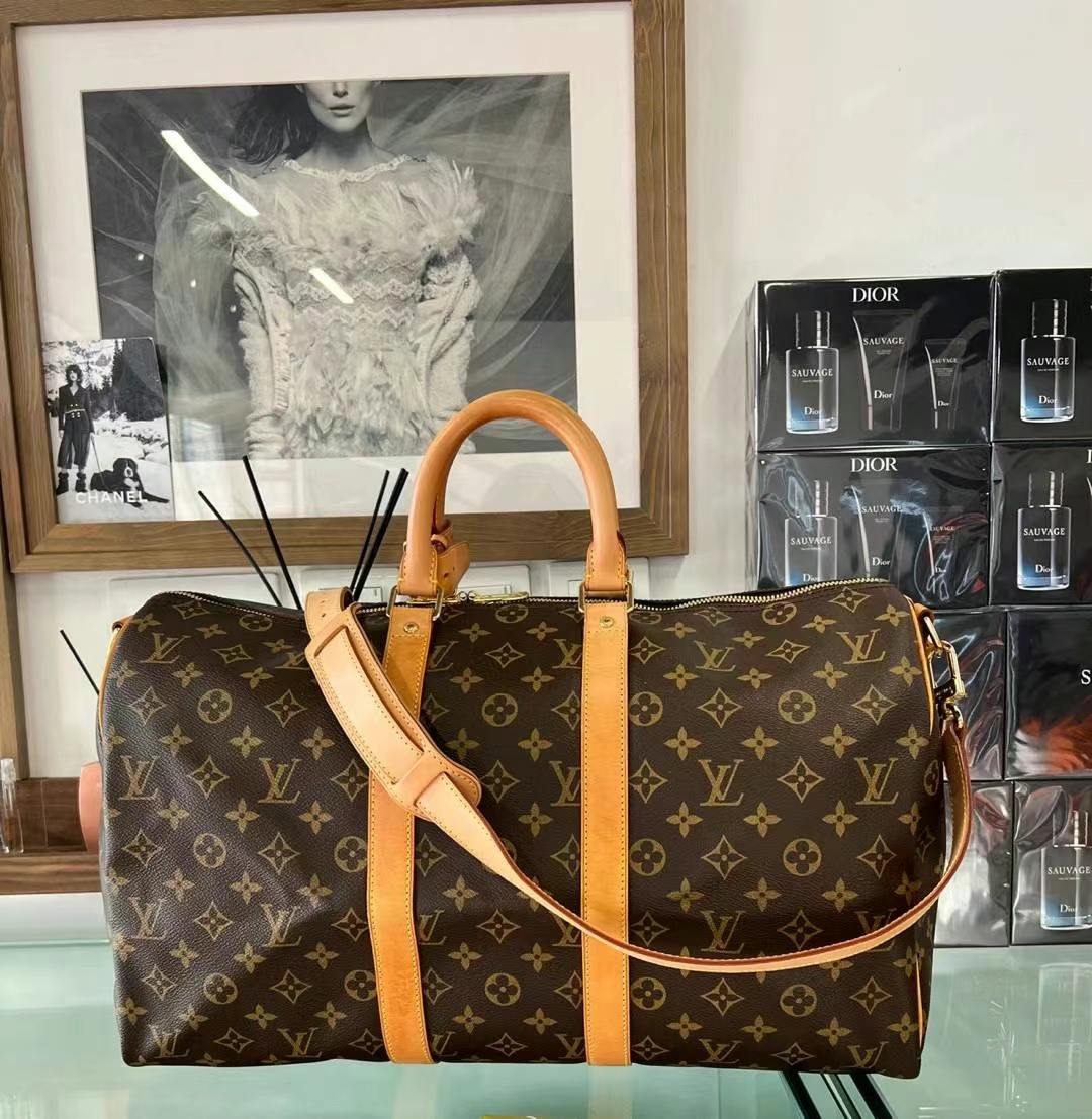 Used, very good condition, entirely original leather63440339457665111