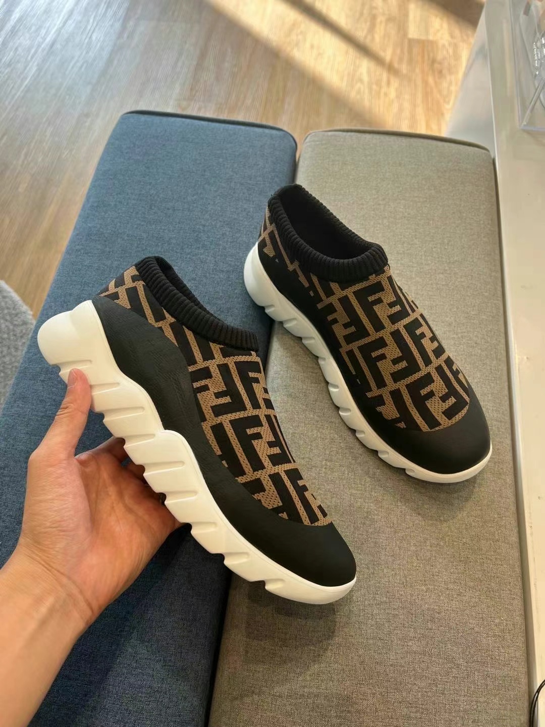 Fendi classic check sneakers63440331879426111