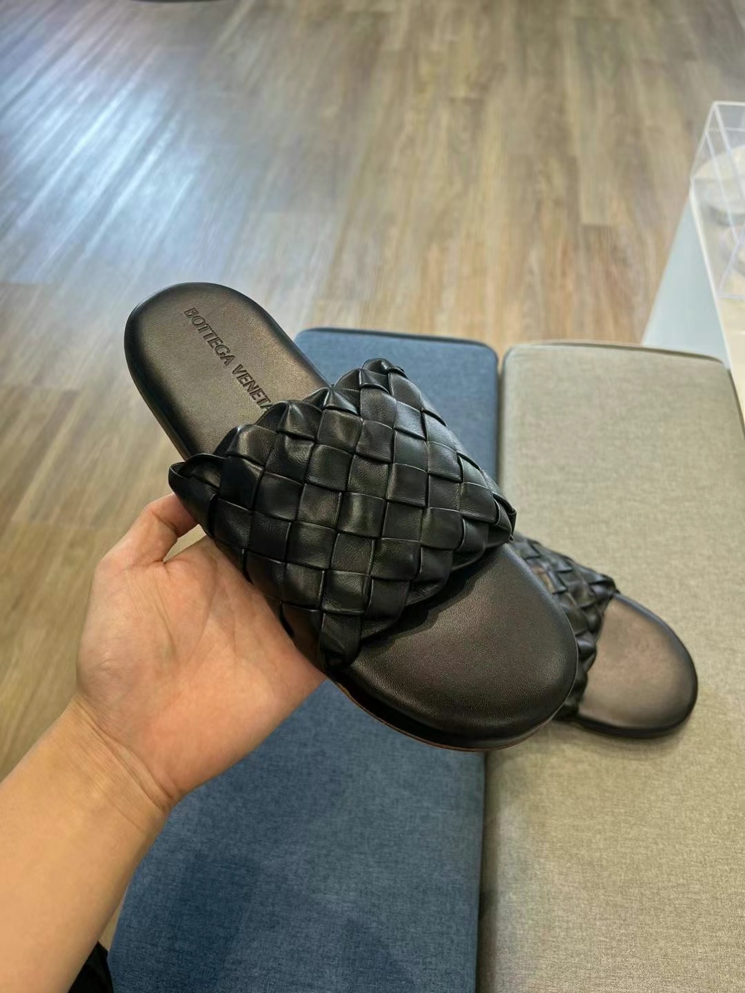 BV Men's Woven Slippers, Calfskin, Size 4163440329001602111