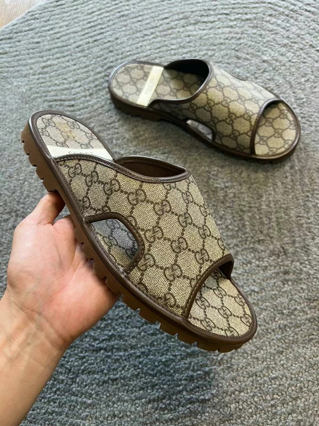 Gucci vintage slippers size 4363440328845826111