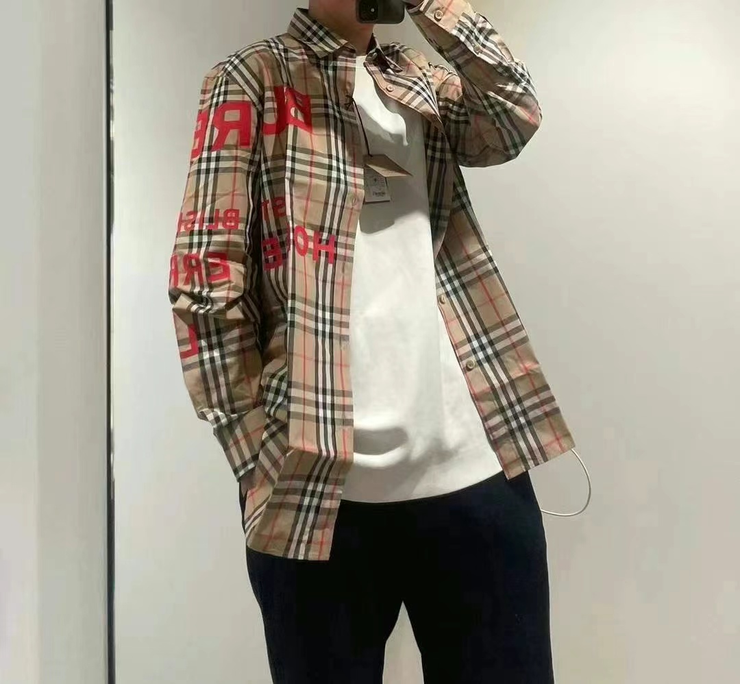Burberry Shirt Size M ⚠️Employee Purchase Item with 🔴 Red Dot on Inner Label63440323579523112