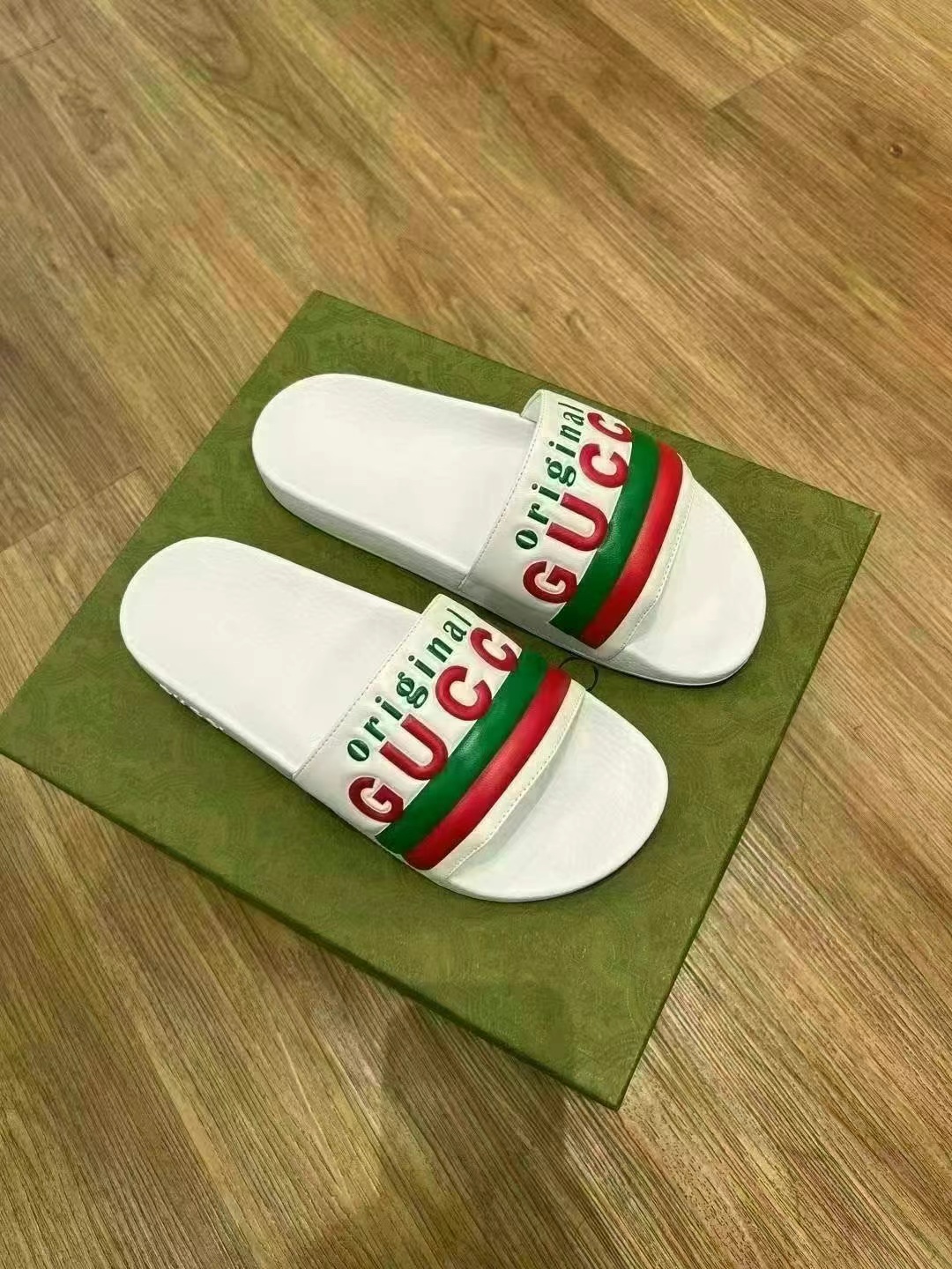 Gucci beach slippers  
Size: 36, 40, 41, 42, 43, 4463440313614849111