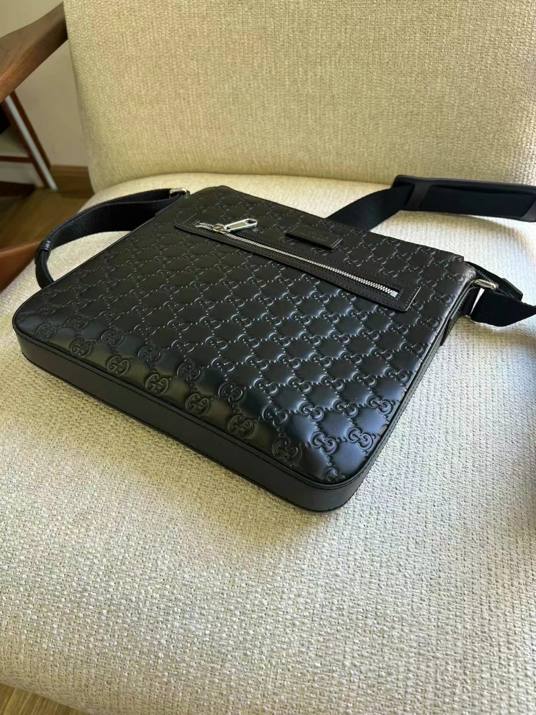 Gucci 男士斜挎包63440312977537111
