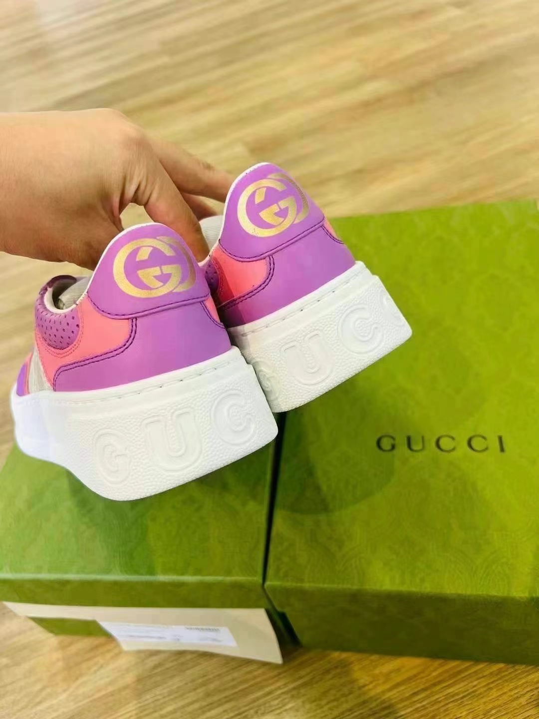 Gucci biscuit shoes63440311364354111