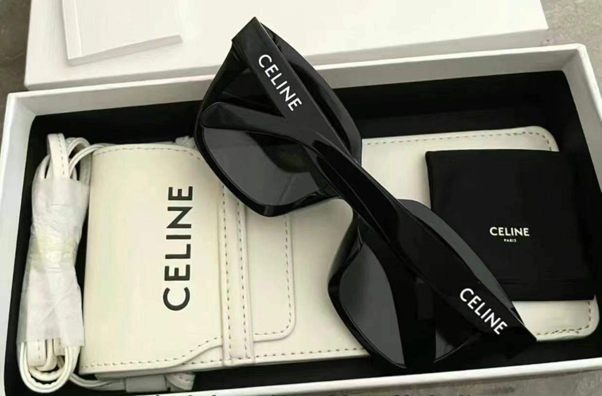 Celine sunglasses come with a small pouch and can be used separately63440301199619111