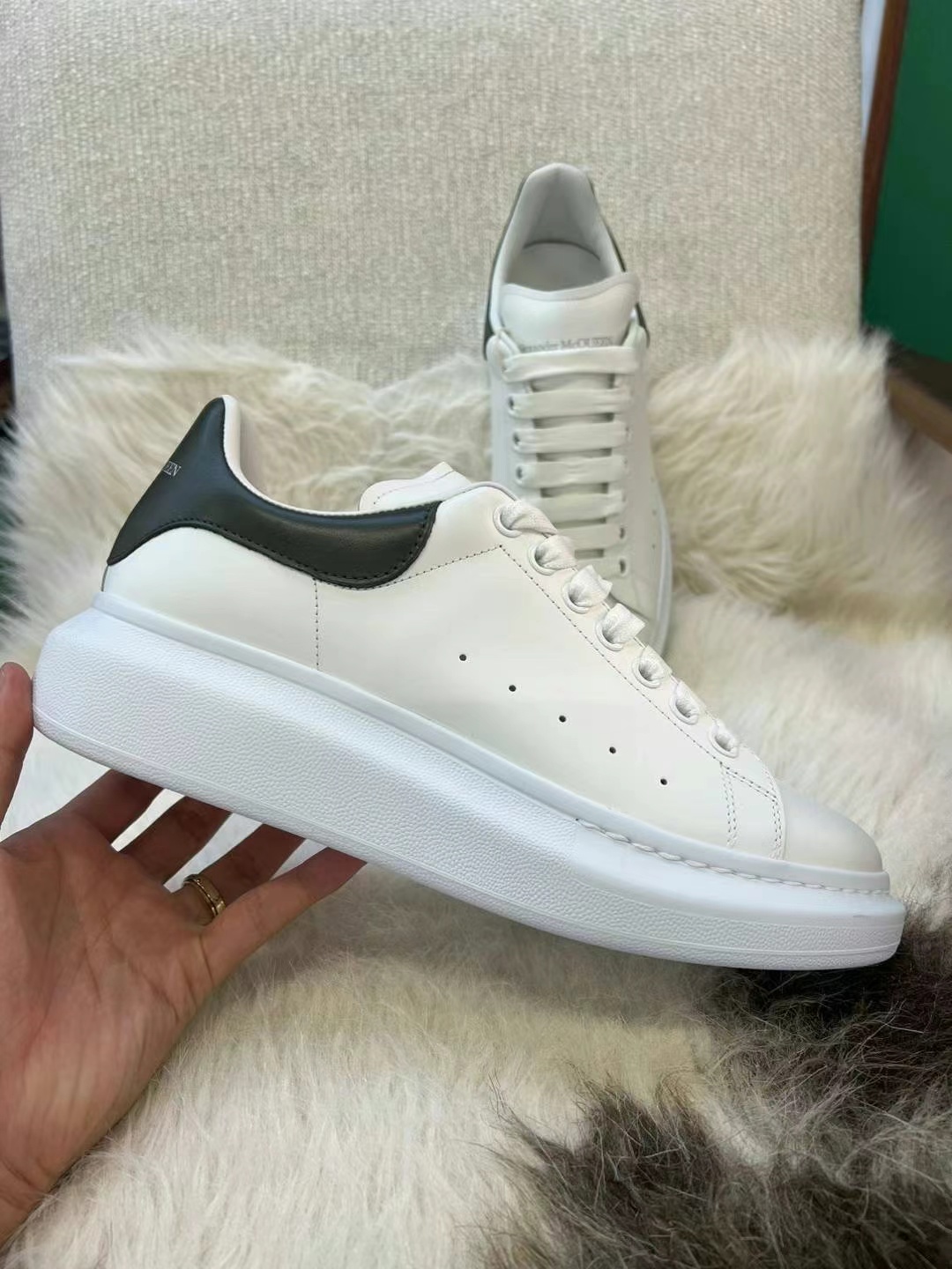 McQueen, dark green tail, size 41, 41.563440299433602111