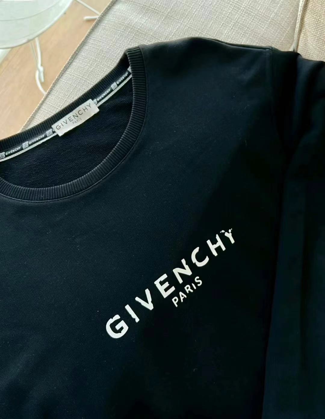 Givenchy hoodie size M63440299117826111
