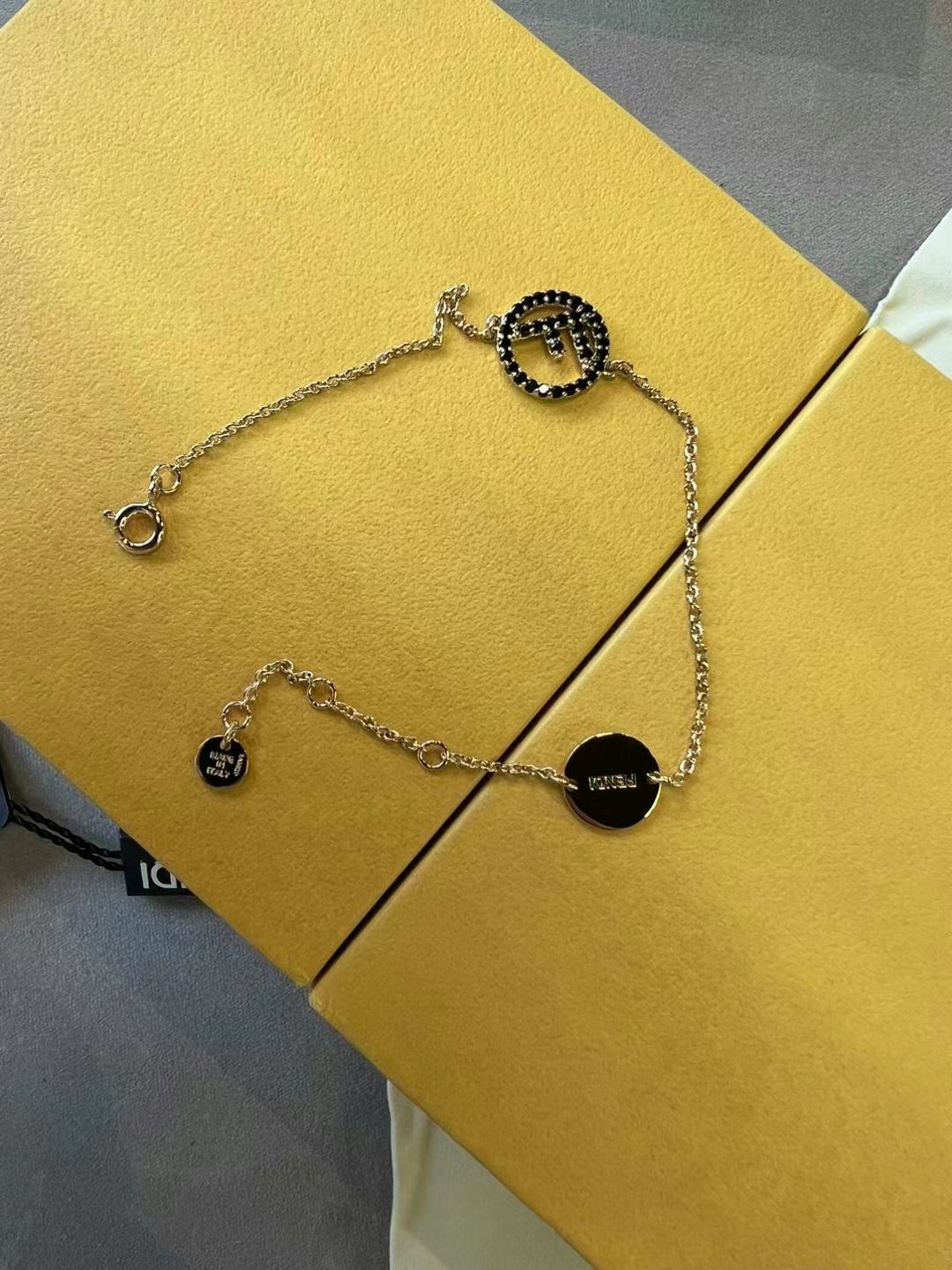 Fendi 手链 63440295428865111
