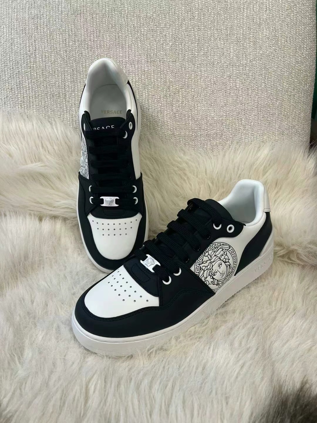 Restock63440294634498111