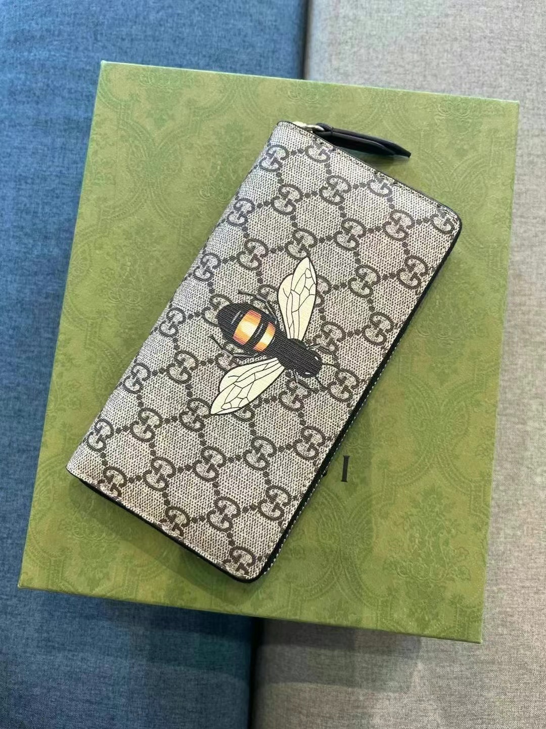 Gucci 小蜜蜂长款钱包63440293515905110