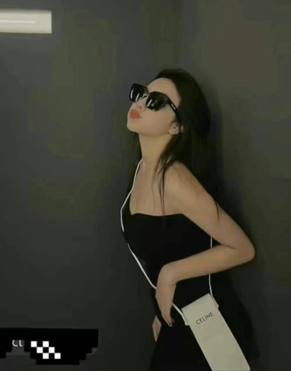Celine sunglasses come with a small pouch and can be used separately63440269349505113