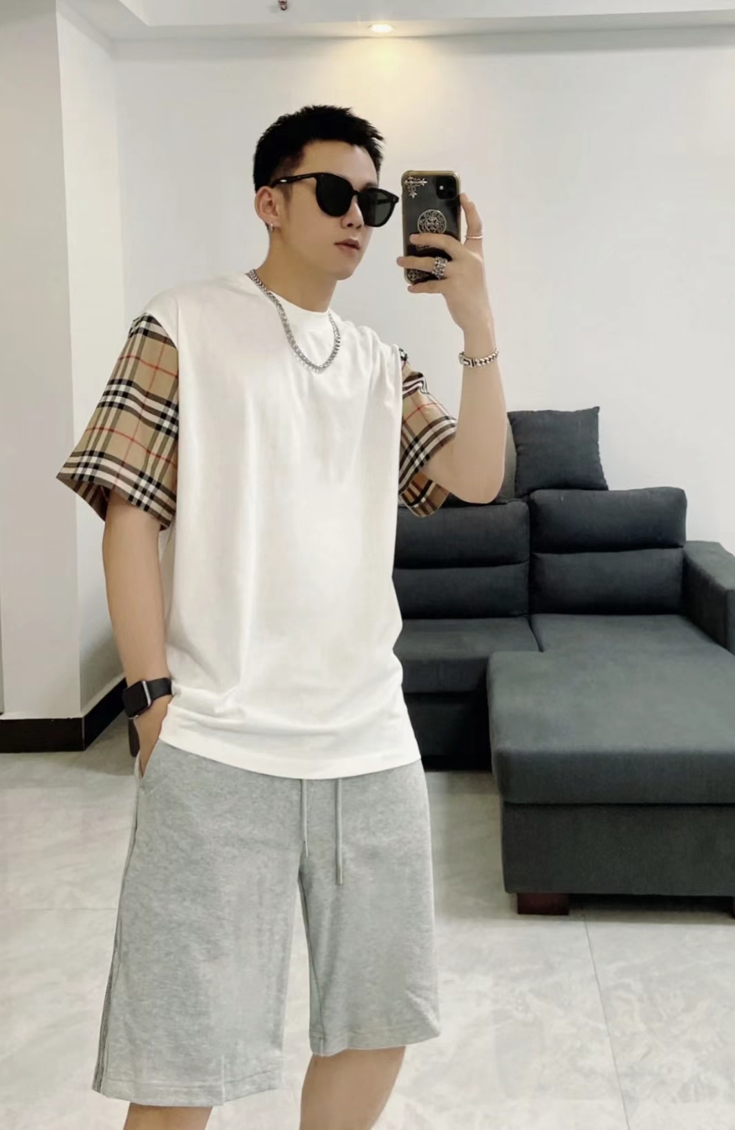 Burberry T-shirt Size S Unisex63440264249729112