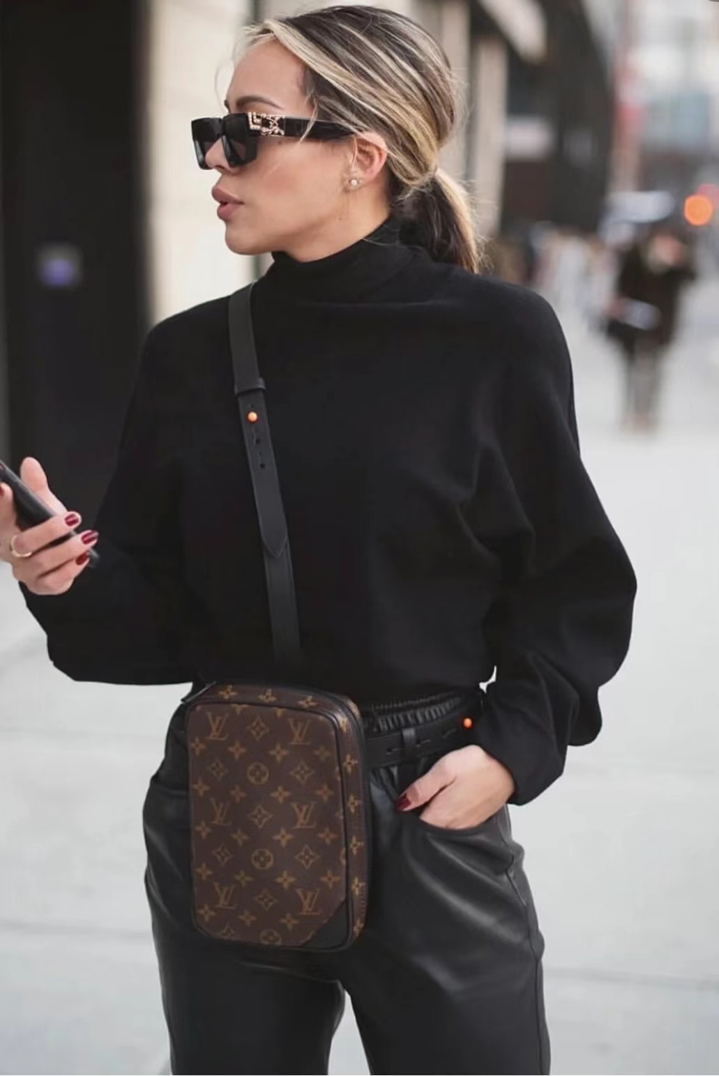 LV waist bag63440232161538113