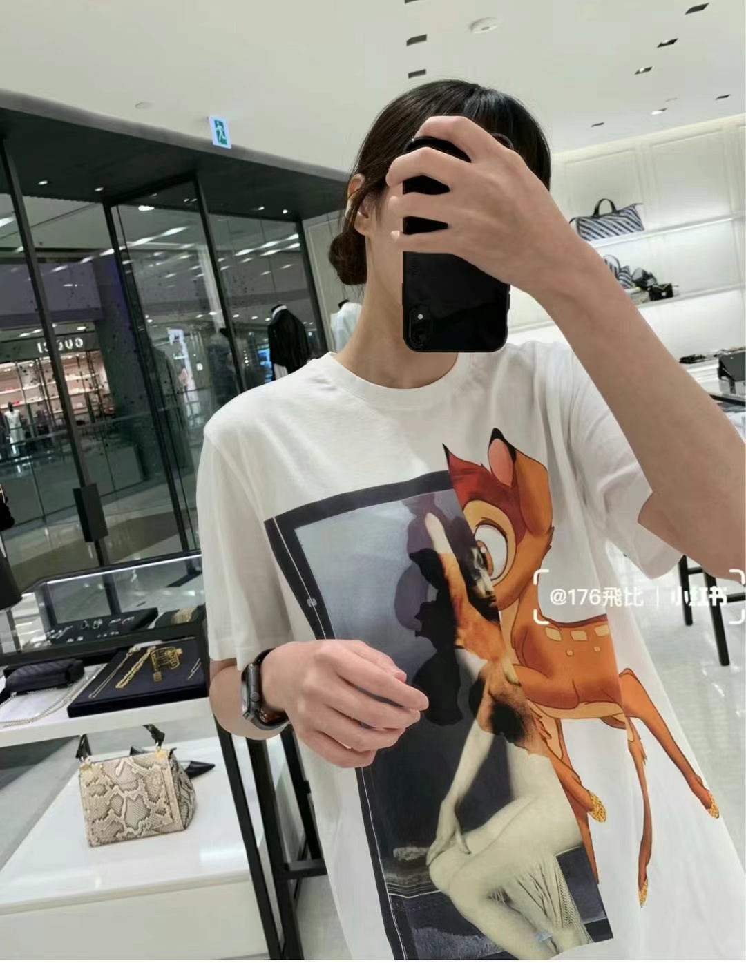 Givenchy T-shirt, size XS, runs large, unisex63440230719233111