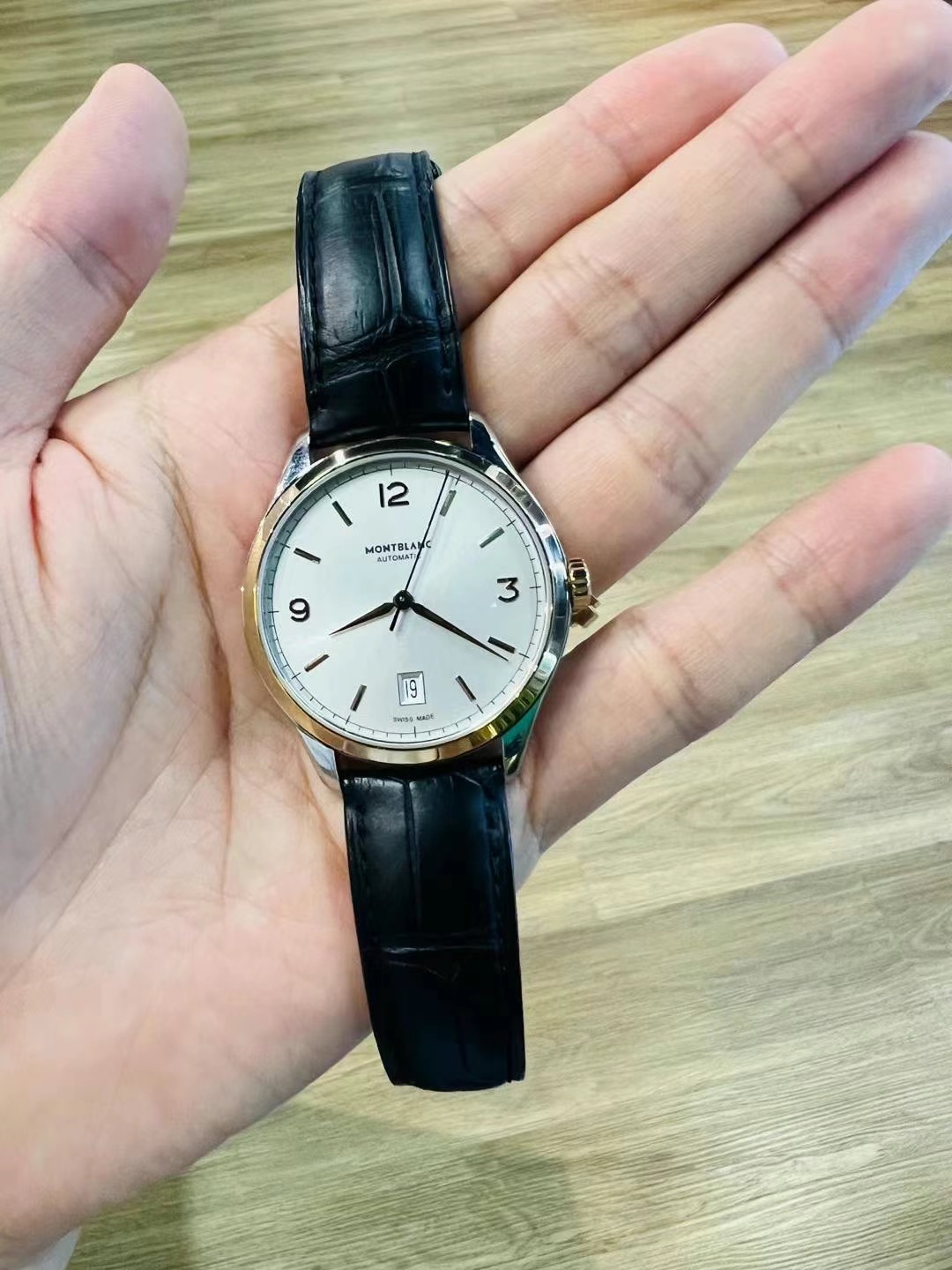 Second-hand single watch63440225208323110