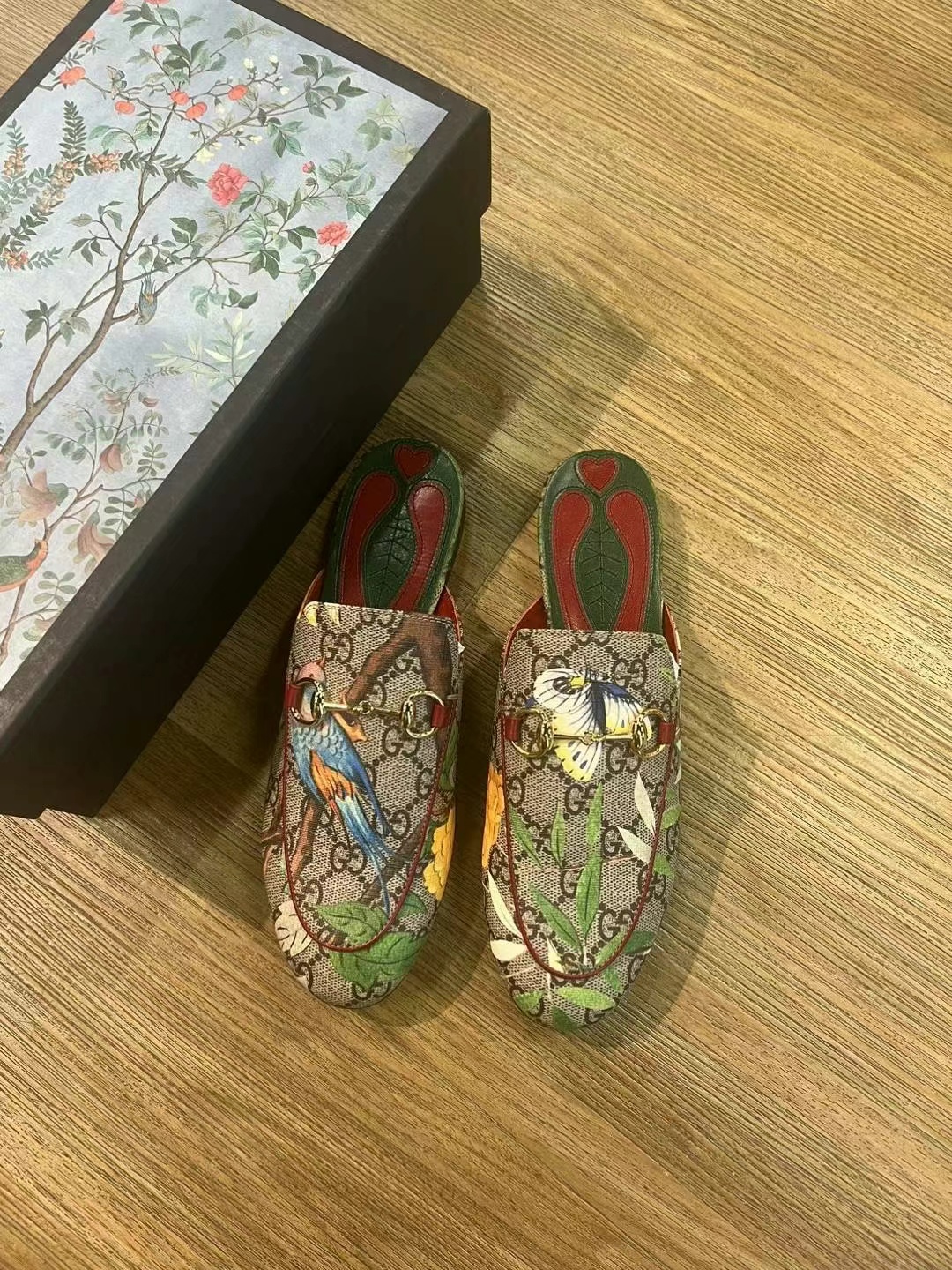 Gucci slip-on shoes, size 36, runs small63440224730753111