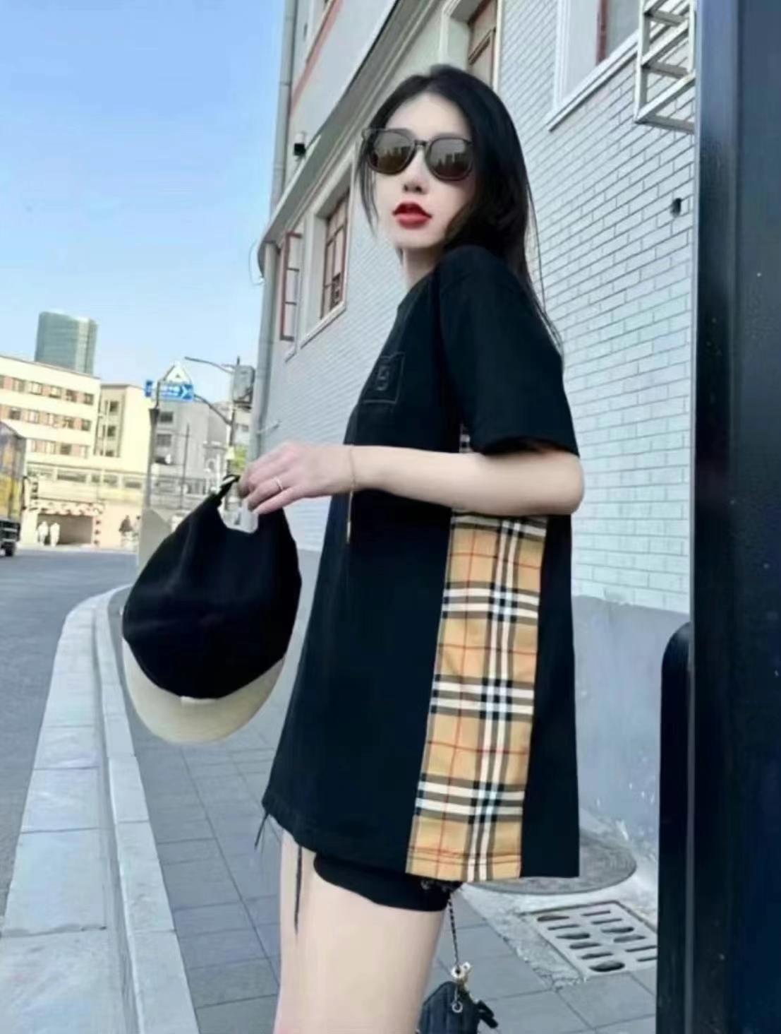 Burberry T-shirt Size S Unisex63440188737026111
