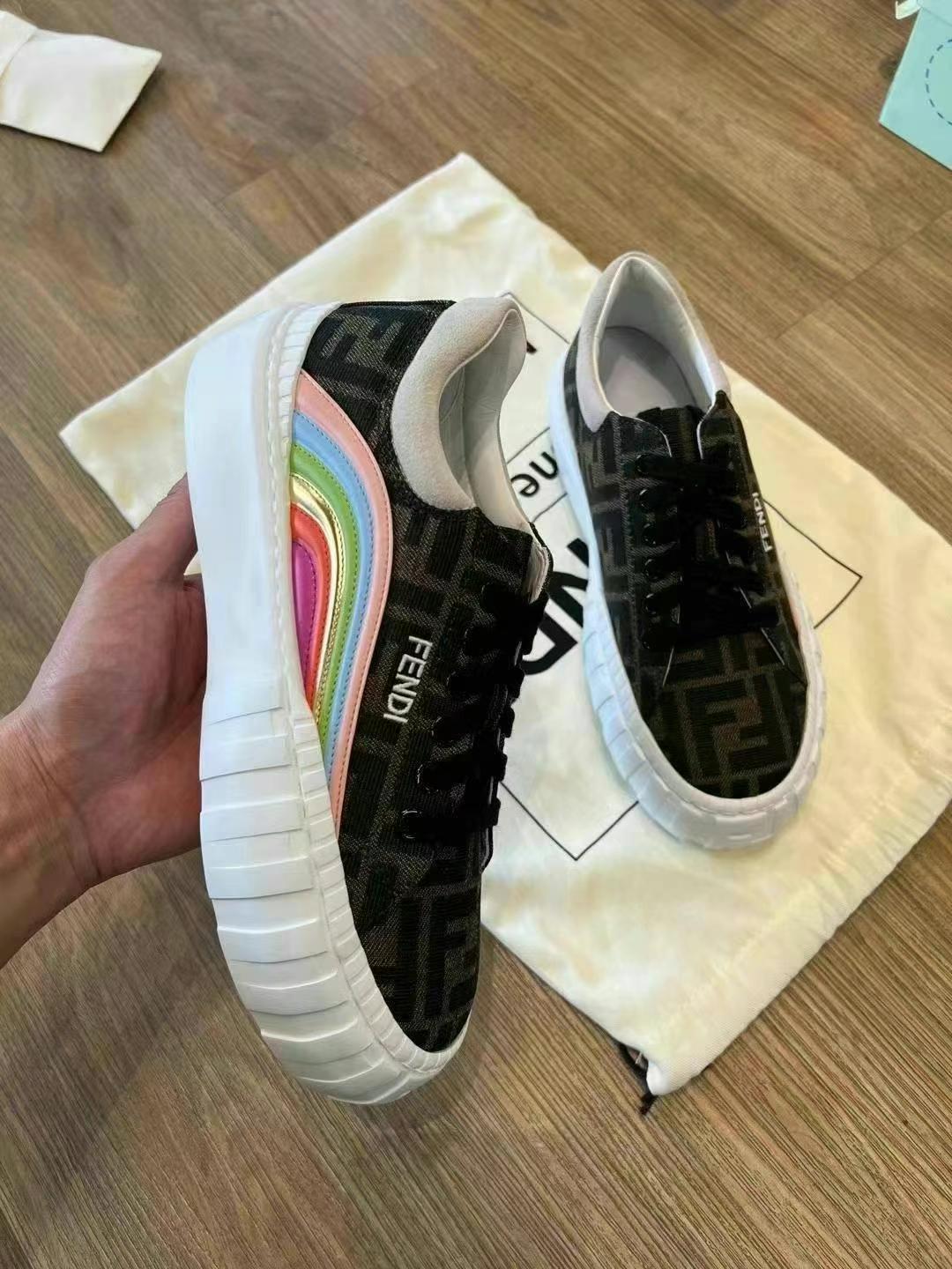 Fendi sneakers size 3663440188416898111