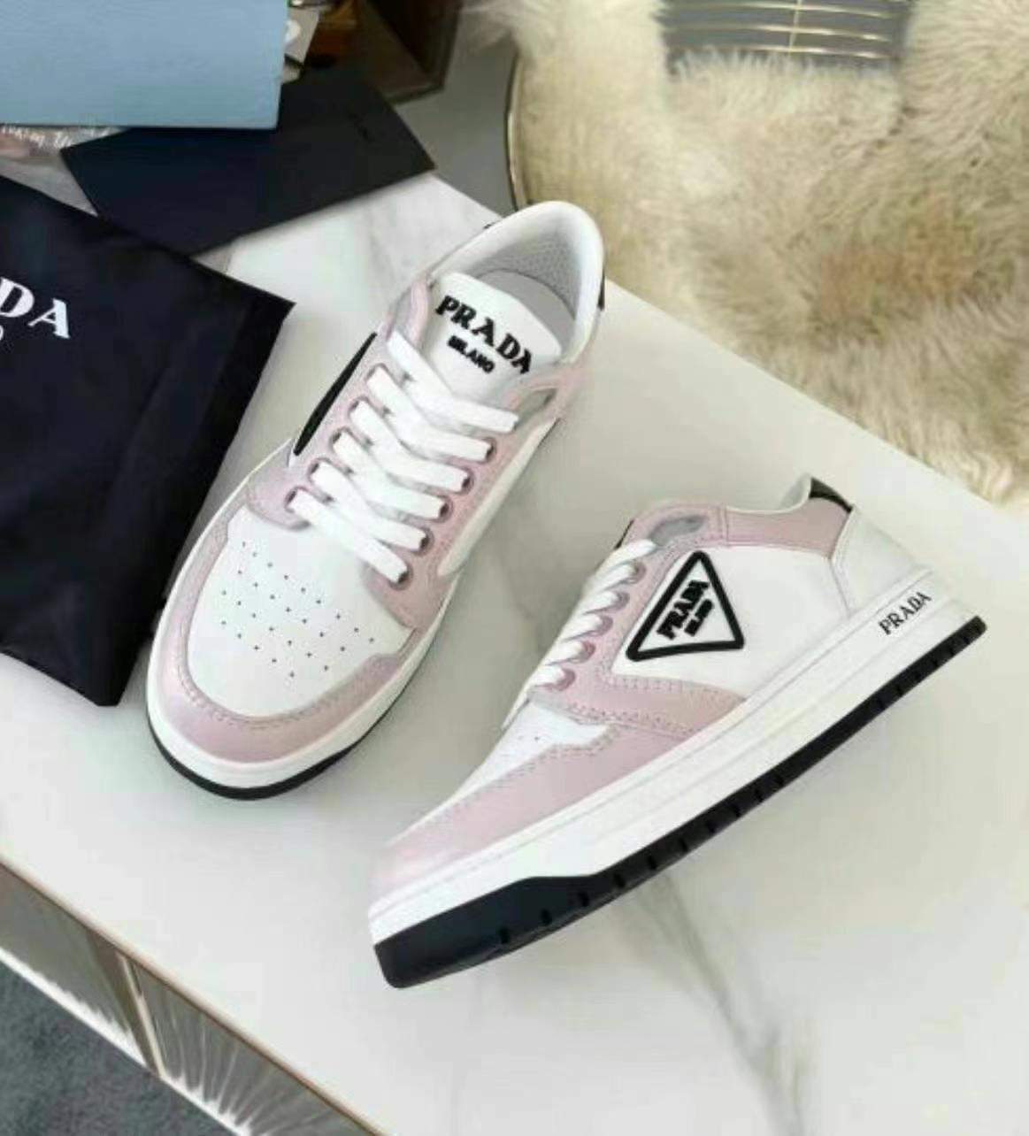 Prada Women's Sneakers Size 37.563440187622019112