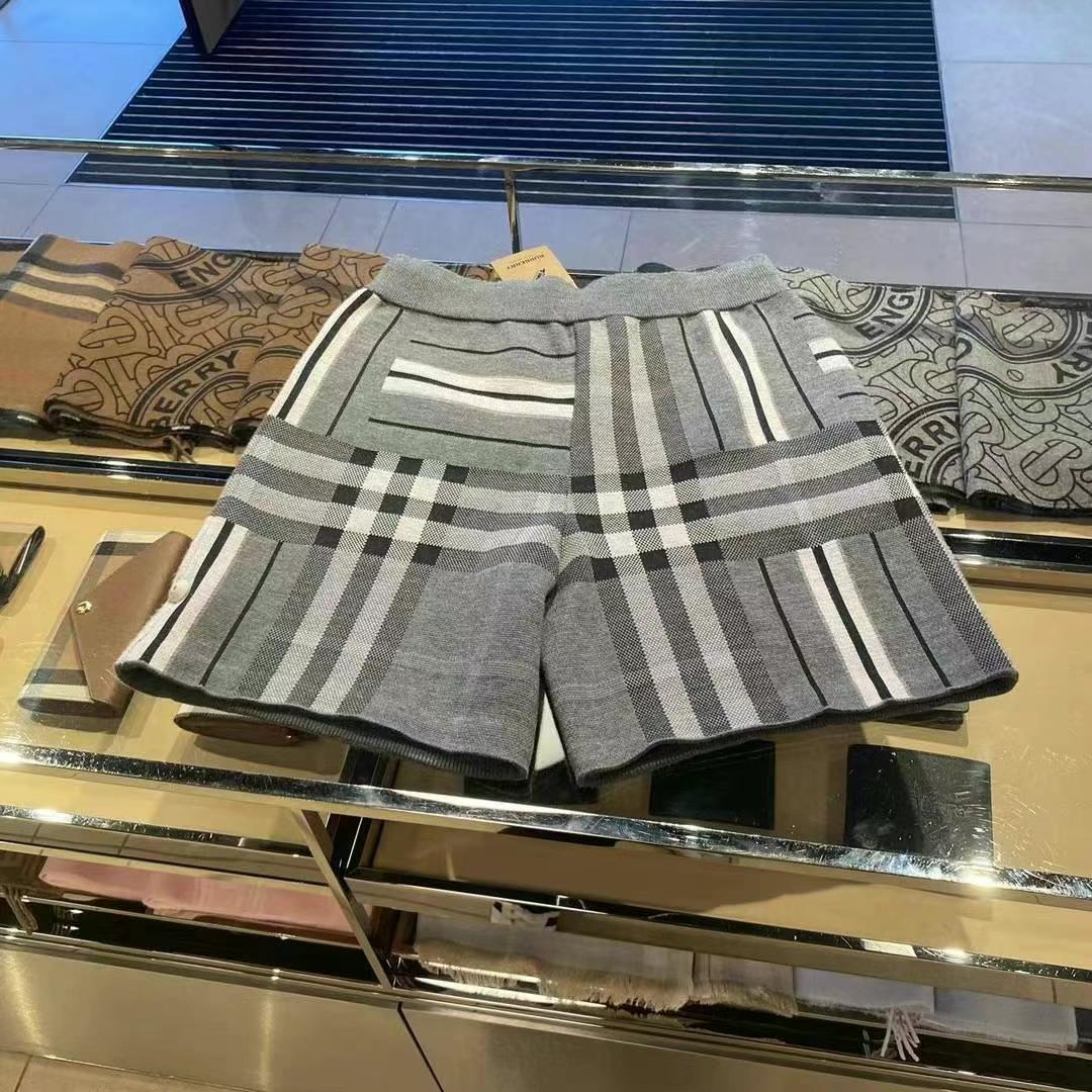 Burberry Knitted Wool Shorts Size M63440172574979111