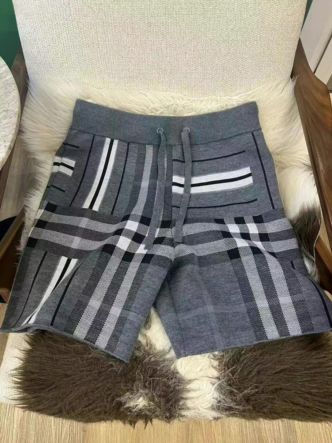 Burberry Knitted Wool Shorts Size M63440172574979112