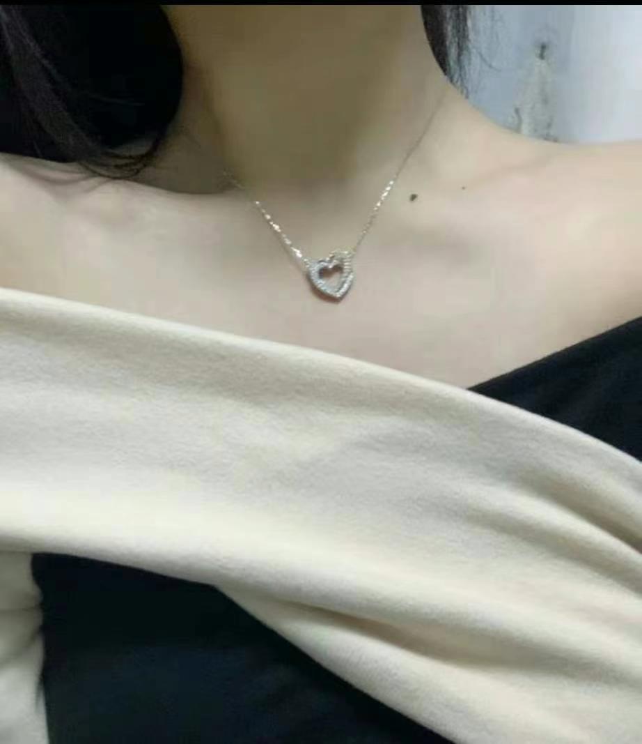 سواروفسكي، قلادة63440158105218111