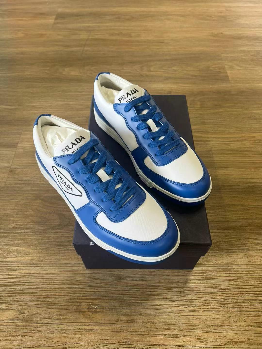 Prada men's sneaker size 41.563440135749634112