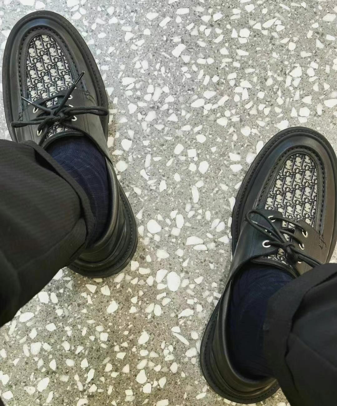 Dior men's shoes size 42.563440133652481111