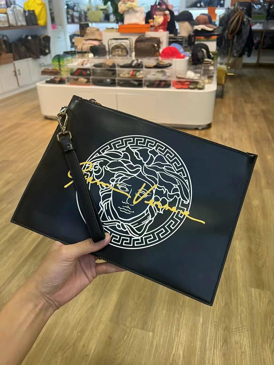 Versace handbag63440117558147111
