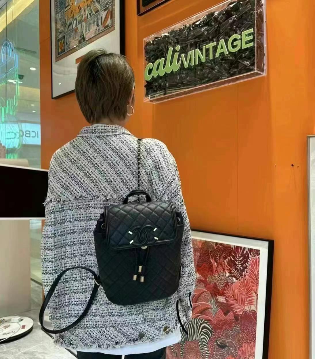 Chanel, Blue Calfskin Backpack ⚠️ Dark Blue63440068777218111