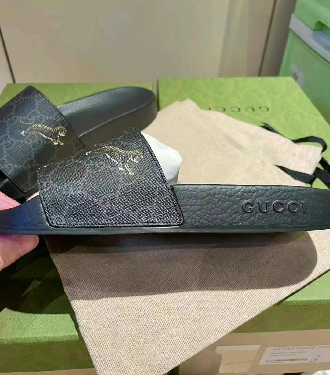 Gucci beach slippers size 4563440068293378111