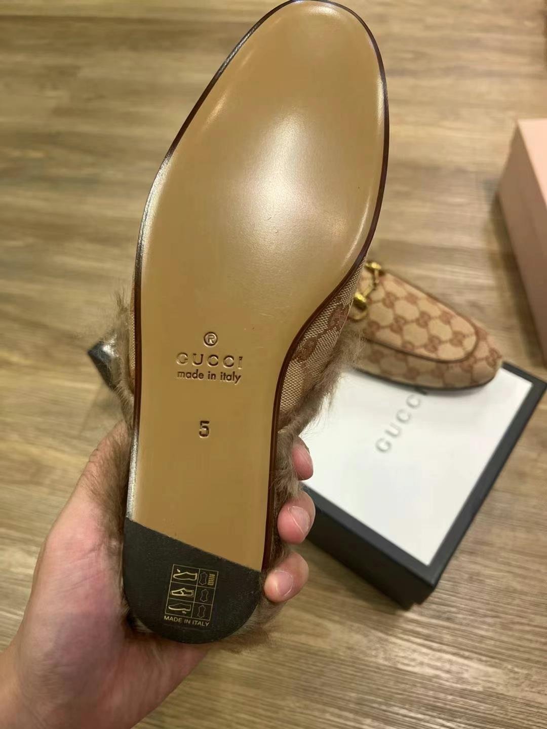 Gucci furry slippers size 39 (runs small)63440057069058112