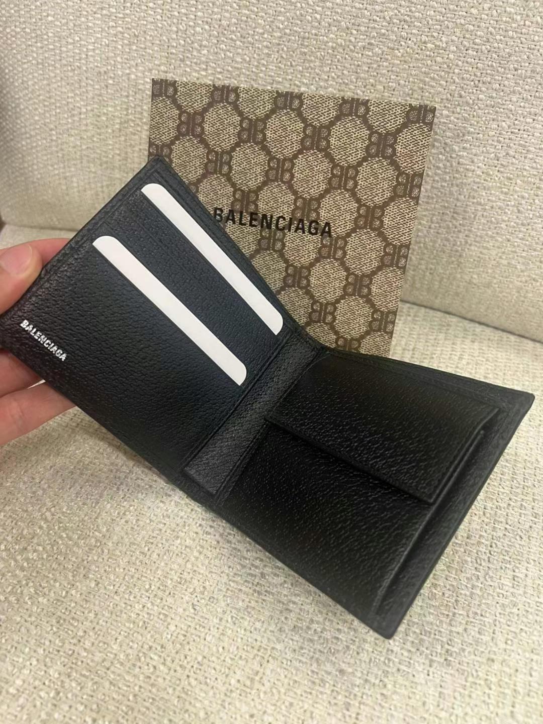 Balenciaga & Gucci Co-branded Wallet63440040382467111