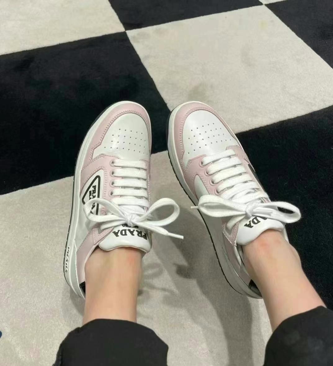 Prada Women's Sneakers Size 37.563440034504579113